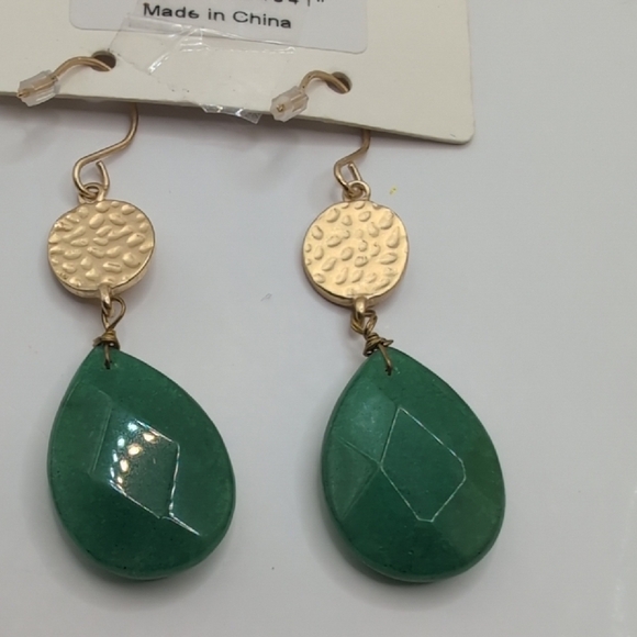 Jade Emerald Green Teardrop Earrings in Gold - Picture 5 of 7